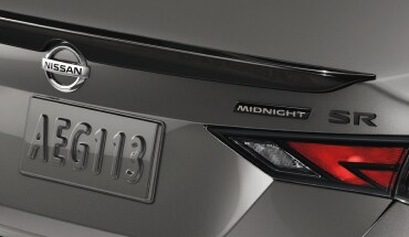L’emblème « Édition Minuit » exclusif sur la Nissan Sentra