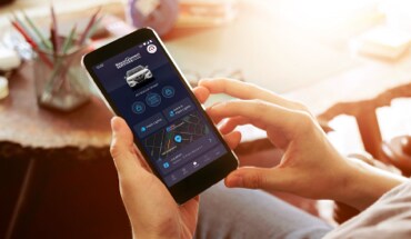 Téléphone intelligent avec application NissanConnect du Nissan Qashqai 2022 ouverte