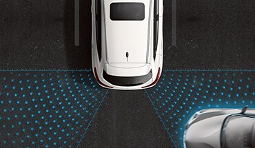 Nissan Qashqai 2022 montrant la technologie d’alerte de trafic transversal