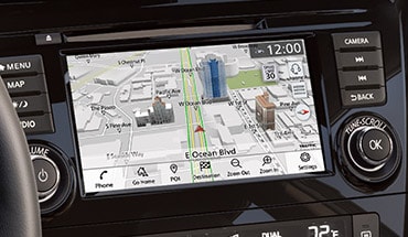 Écran tactile du Nissan Qashqai 2023 montrant l’écran de navigation