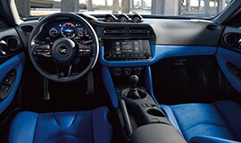 Intérieur bleu de la Nissan Z 2023.