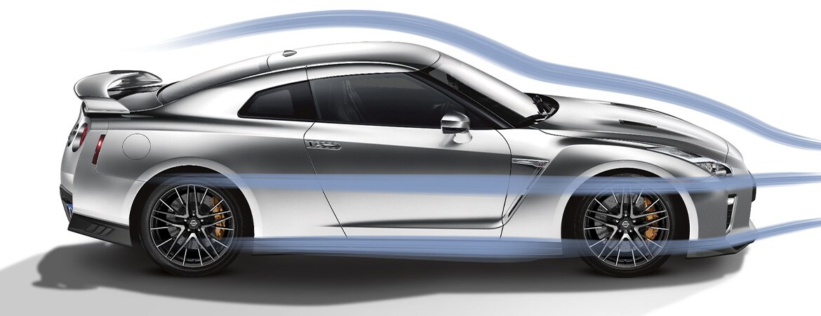 Vue montrant l’aérodynamisme du faible coefficient de traînée de la Nissan GT-R. 