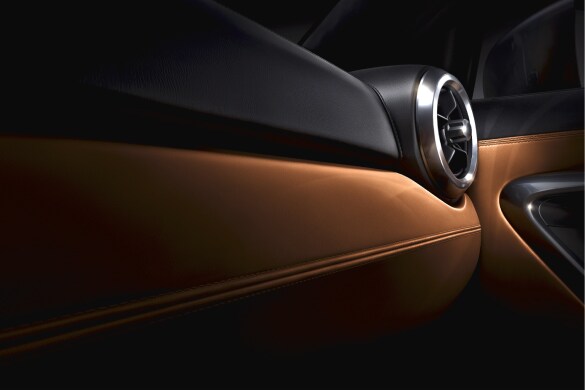Vue en détail du tableau de bord en cuir Nappa de la Nissan GT-R 2023.