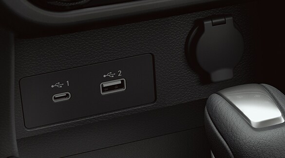 Nissan Kicks 2023 montrant des ports USB-A et USB-C