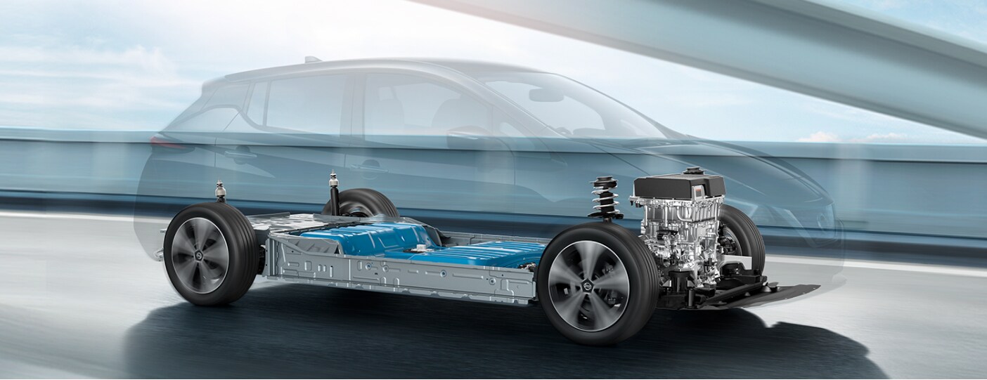 Nissan LEAF avec carrosserie transparente pour montrer le groupe motopropulseur électrique