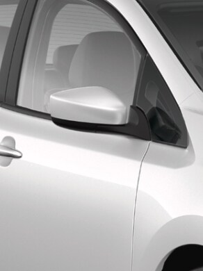Nissan LEAF 2024 en blanc montrant les clignotants à DEL intégrés