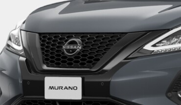 Calandre en V noire du Nissan Murano Édition Minuit 2023.