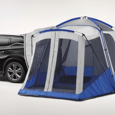 Accessoire de tente de hayon démontré sur le Nissan Murano 2024 