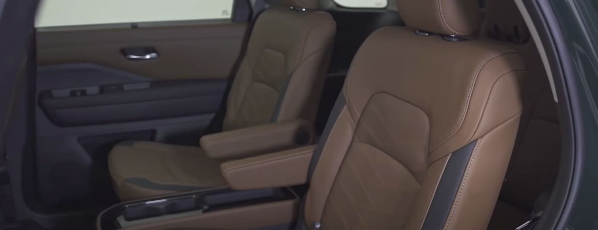 Vidéo sur l’intérieur et le chargement du Nissan Pathfinderᴹᴰ 2023