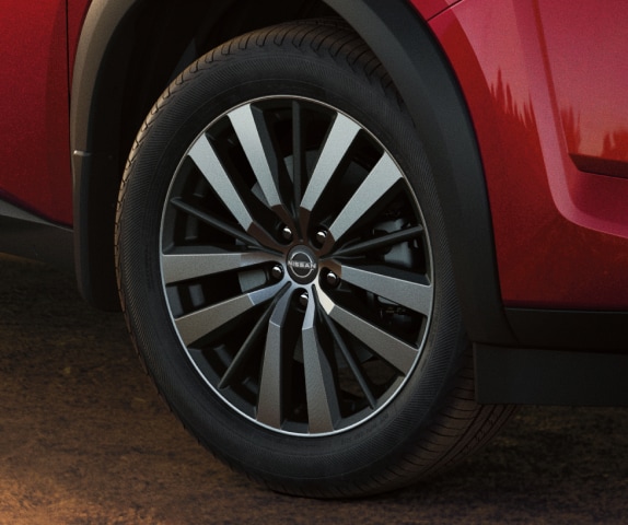 Nissan Pathfinder couleur braise écarlate au vernis teinté deux tons