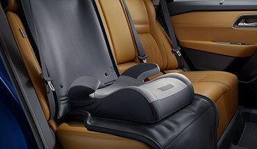 Housse de siège pour enfant avec rangement pour le Nissan Rogue 2023.