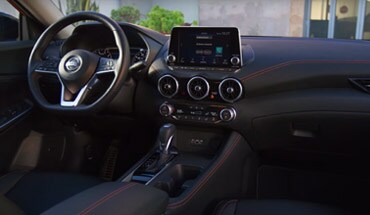 Vidéo sur l’intérieur haut de gamme de la Nissan Sentra 2022