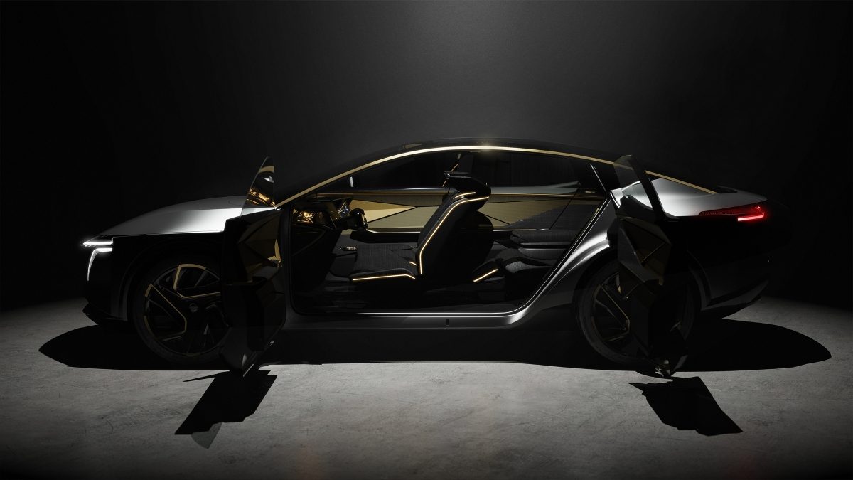 Intérieur noir et beige de la voiture concept IMs de Nissan