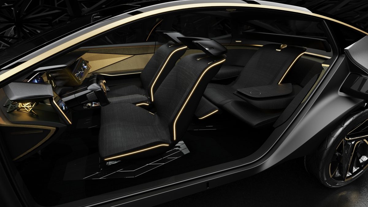 Vue rapprochée de l’intérieur noir et beige de la voiture concept IMs de Nissan
