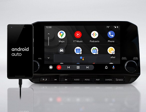 Nissan Pathfinder 2022 illustrant l’écran tactile avec l’application Android Auto ouverte