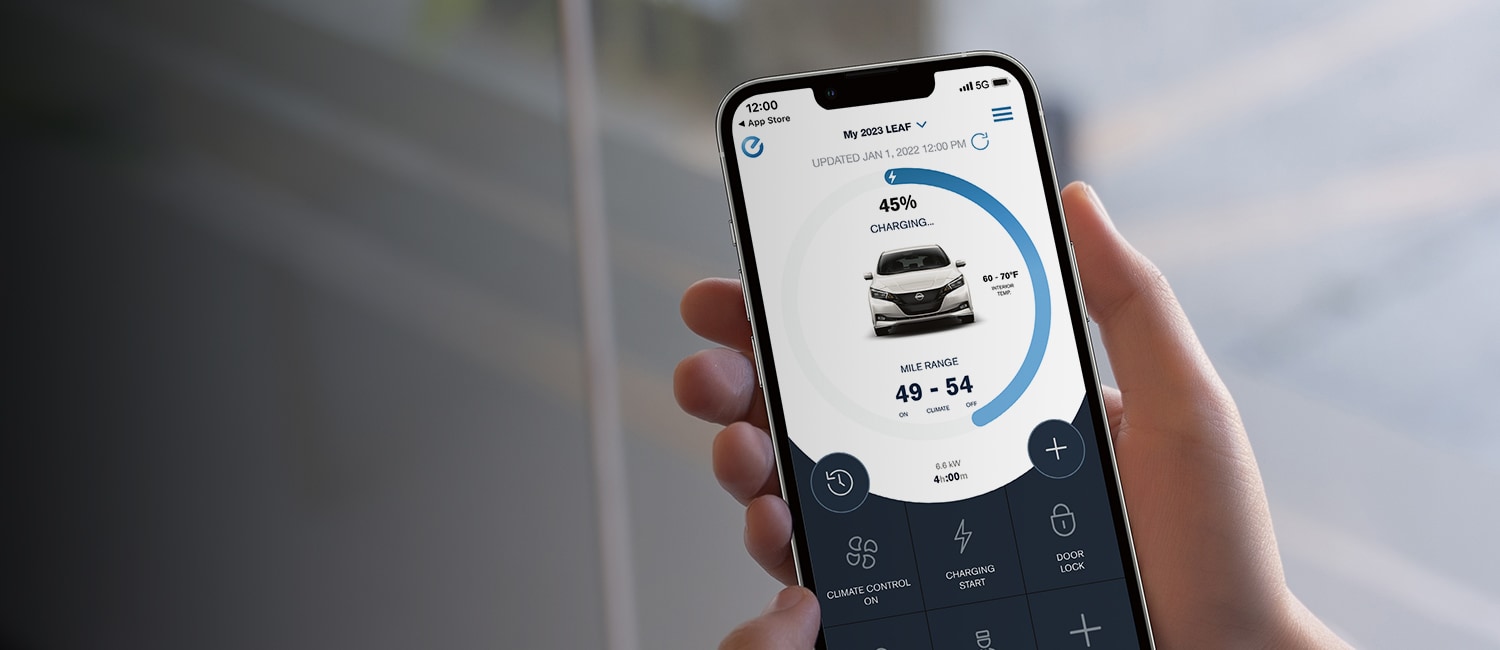 Écran numérique personnalisable de la Nissan LEAF 2023 indiquant l’autonomie et la navigation